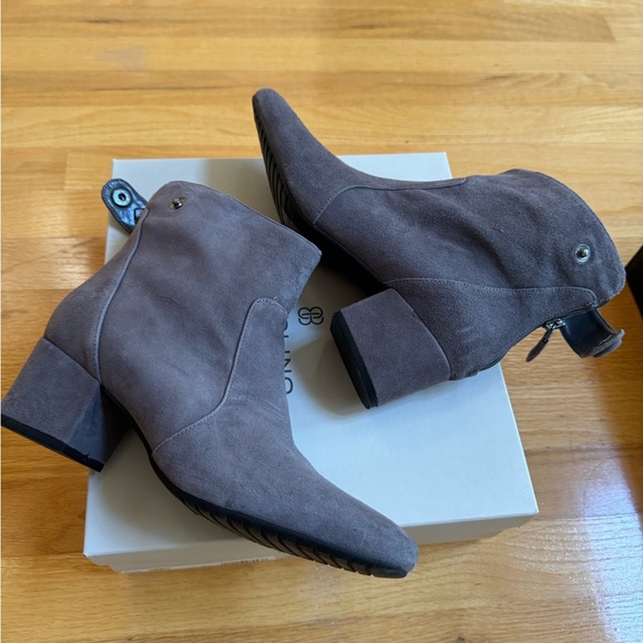 Blondolino Suede Boots - Picture 2 of 5